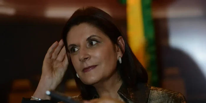 Maria Elizabeth Rocha Maria Elizabeth Rocha