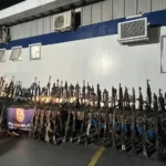 Mais de 90 fuzis foram apreendidos na megaoperação | Reprodução