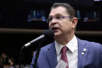 Sóstenes Cavalcante chama Moraes de psicopata