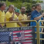 Chacina no Rio é explorada pela direita bolsonarista para ganhar espaço político, enquanto famílias sofrem com violência e impunidade.