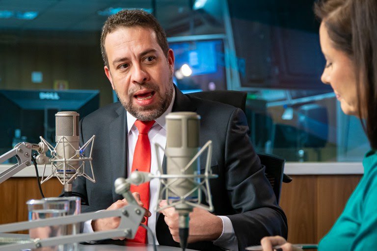 O Governo na Rua vai ter início, segundo o ministro Guilherme Boulos, já em dezembro e com programação em todos os estados e no Distrito Federal. Foto: Diego Campos/Secom-PR O Governo na Rua vai ter início, segundo o ministro Guilherme Boulos, já em dezembro e com programação em todos os estados e no Distrito Federal. Foto: Diego Campos/Secom-PR