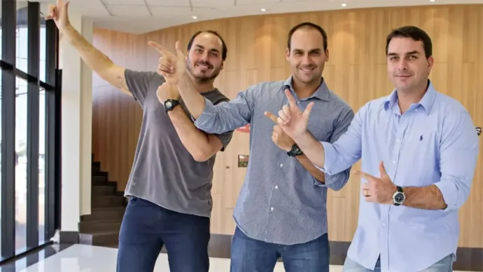 Centrão, a direita enrustida, isola filhos de Bolsonaro e articula chapa própria | Diário Carioca Foto: Reprodução/Redes Sociais