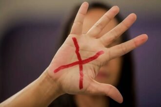 Violência doméstica: 7 em cada 10 agressões acontecem diante de outras pessoas