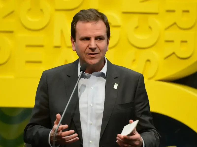 Paes vai se reunir com ministro para discutir aumento de voos no Santos Dumont