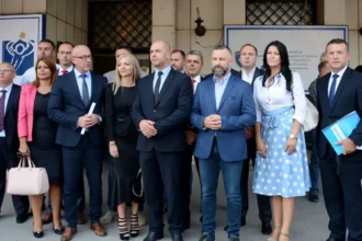 Monopólio Político: Falta de união da oposição garante "vitória certa" à Lista Sérvia nas eleições do Kosovo