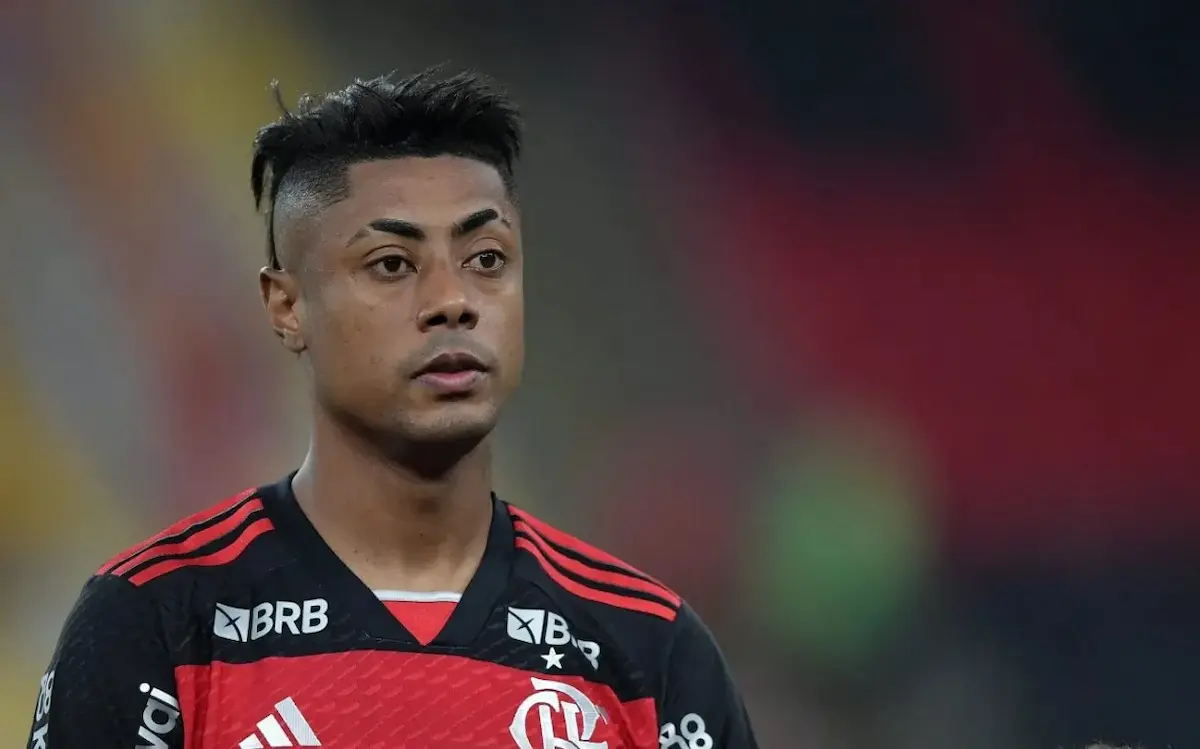 Justiça do Distrito Federal acata recurso do MP e o atacante Bruno Henrique, do Flamengo, volta a ser réu por estelionato em caso de fraude em apostas, após decisão unânime do TJDFT.