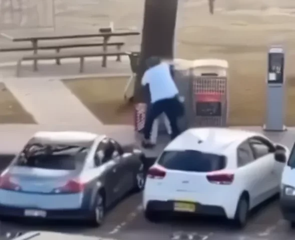 Muçulmano desarma atirador em ataque antijudaico na Austrália