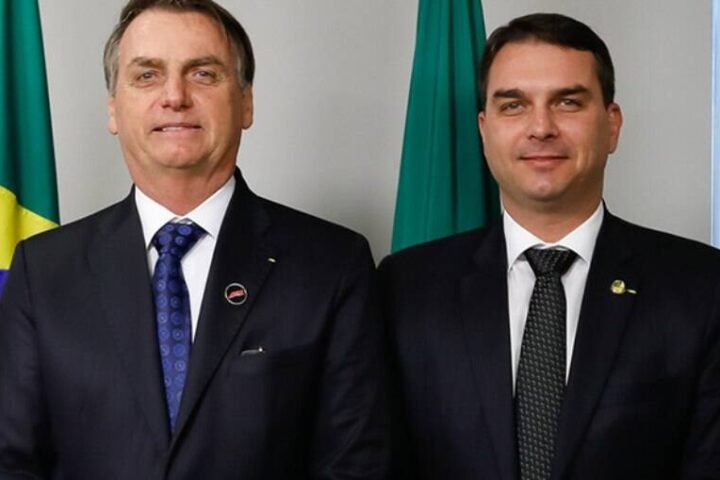 Jair e Flávio Bolsonaro
