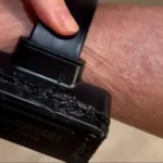 Imagem do vídeo da tornozeleira eletrônica de Bolsonaro danificada