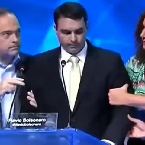 Flávio Bolsonaro passa mal em debate em 2016. Foto: Divulgação