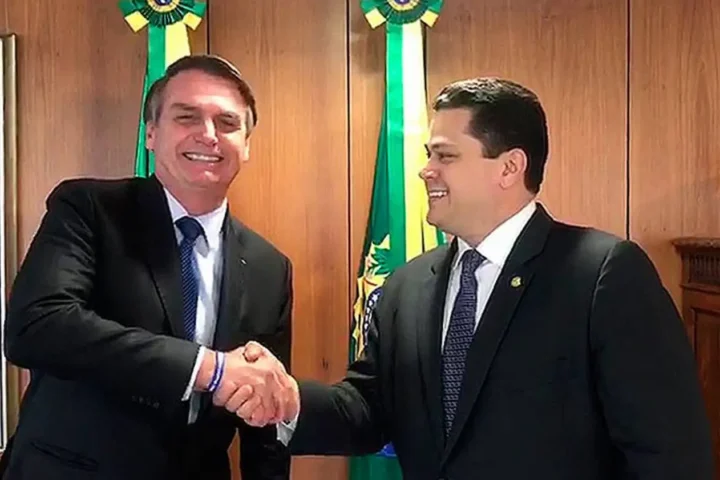 Jair Bolsonaro, ao lado de Davi Alcolumbre Foto: Senado Federal
