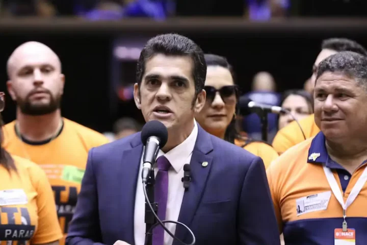 Deputado federal Antônio Doido (MDB-PA) durante debate na Câmara em abril de 2025. — Foto: Vinicius Loures / Câmara dos Deputados