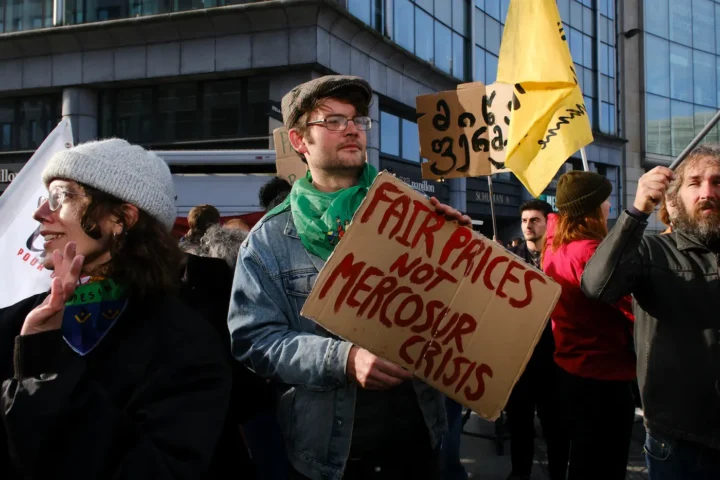 A pressão do campo escancara o custo político das decisões tomadas em Bruxelas.