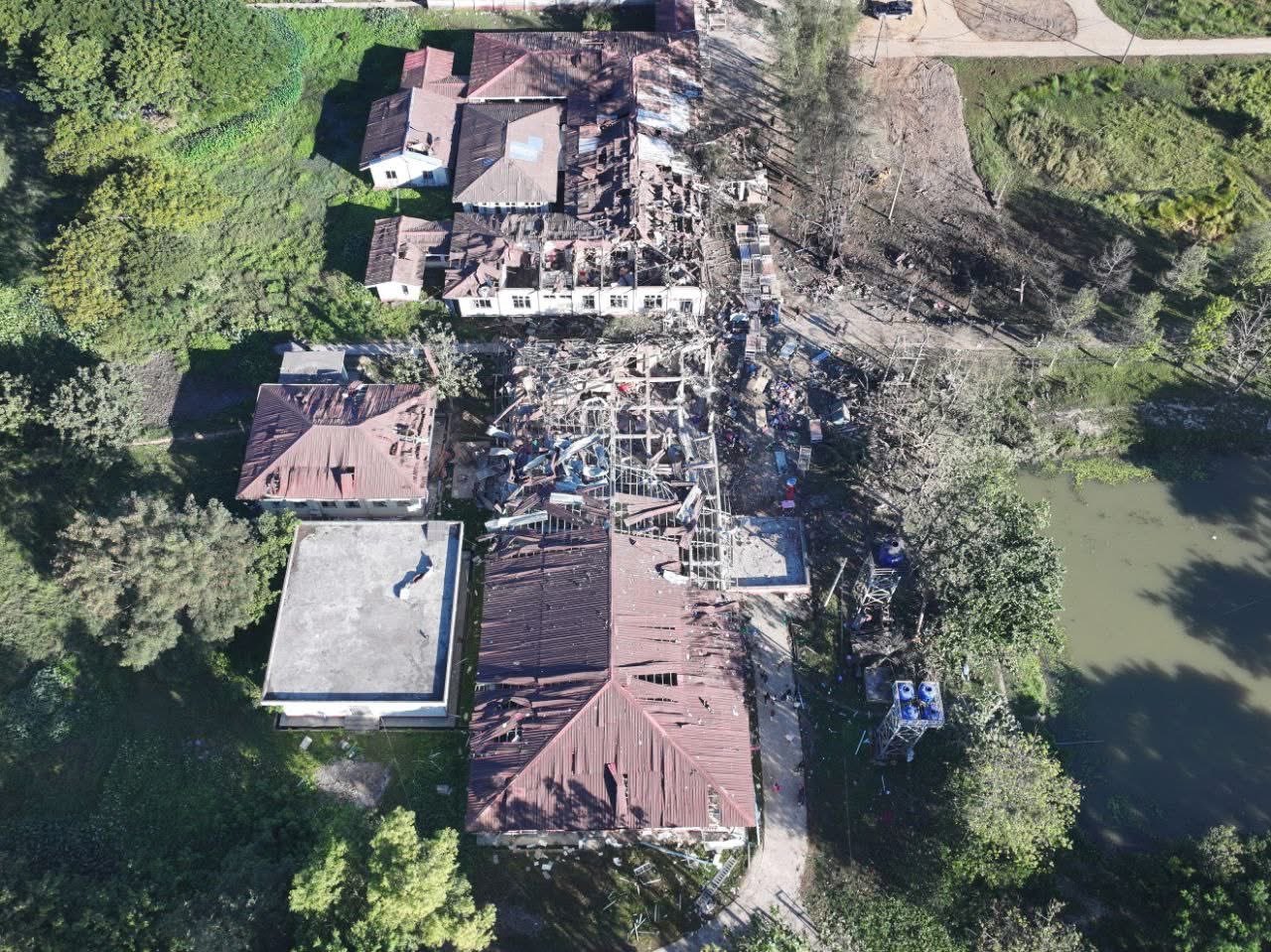 Junta militar de Myanmar confirma ataque aéreo a hospital em Mrauk-U, que matou mais de 30 pessoas, e alega uso da unidade por grupos armados.