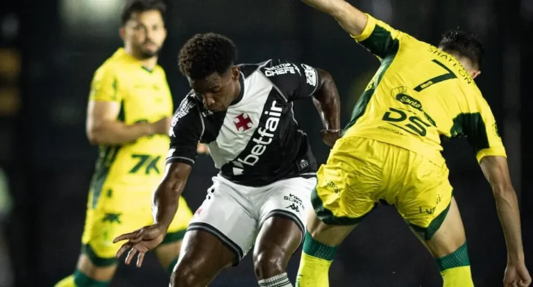 No último jogo em casa pelo Brasileirão, Vasco é superado pelo Mirassol