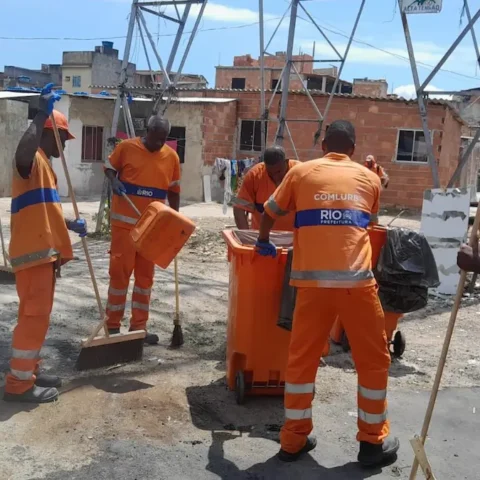 Prefeitura do Rio leva o programa 'Comunidade de Responsa' para Manguinhos