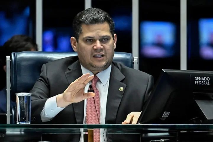 O presidente do Senado, Davi Alcolumbre (União-AP)