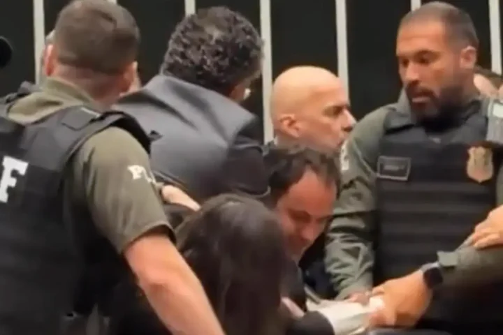 Braga é arrastado da cadeira de Motta