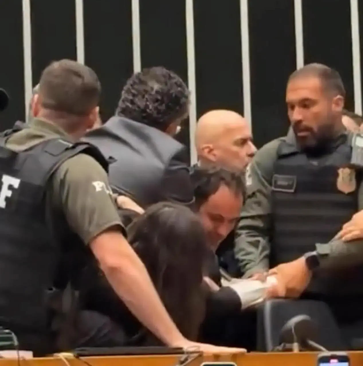 Braga é arrastado da cadeira de Motta