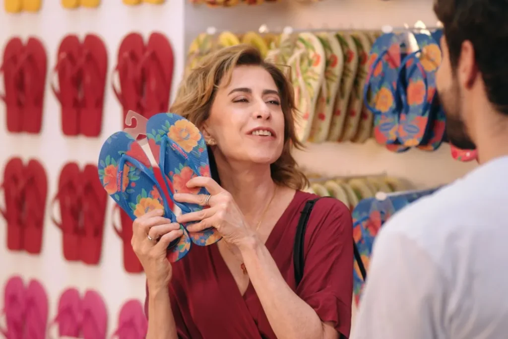 Fernanda Torres durante gravação da campanha da Havaianas