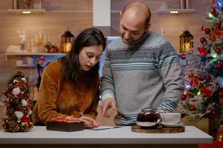 Estratégias simples para guardar dinheiro até o Natal