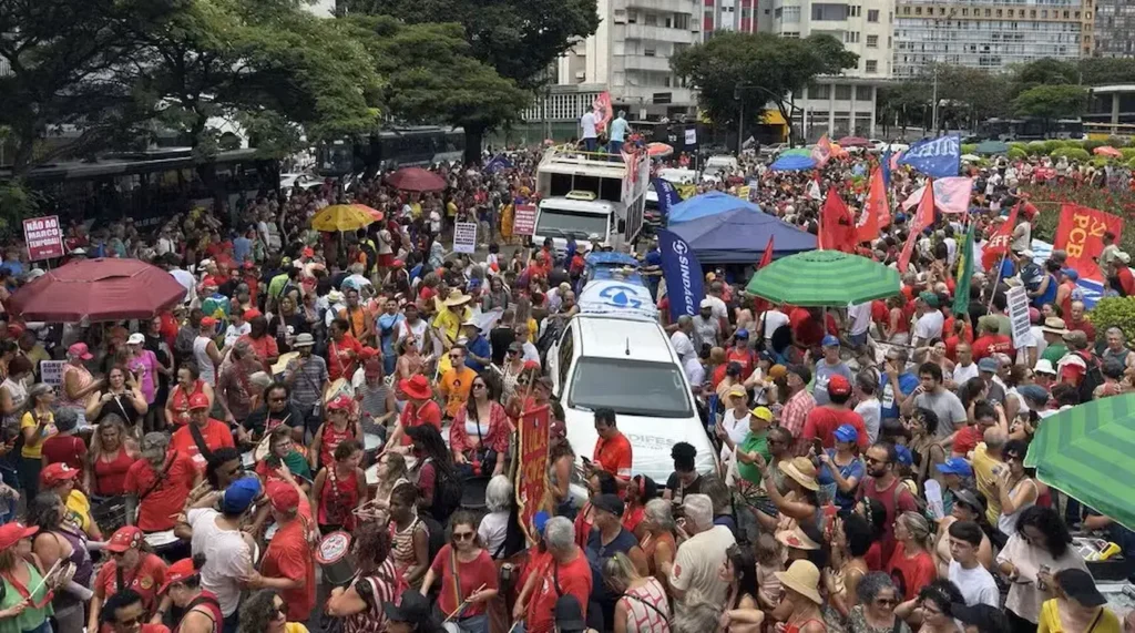 Ato contra o PL da Dosimetria neste domingo, em Belo Horizonte. Foto: Divulgação