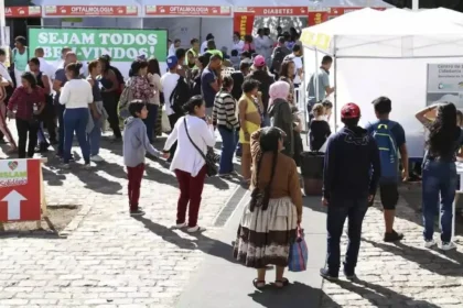 Caracas autoriza voo da Eastern Airlines vindo de Phoenix e retoma repatriação de migrantes dos Estados Unidos. Cerca de 14 mil venezuelanos já retornaram desde fevereiro.