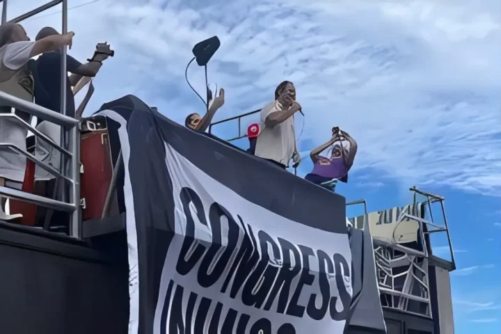 Glauber no ato em Copacabana/Reprodução