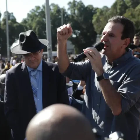 Palco gospel expõe disputa entre Paes, religiões afro e Globo no réveillon