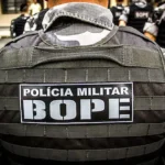 PF prende dois PMs acusados de repassar estratégias do Bope ao Comando Vermelho.
