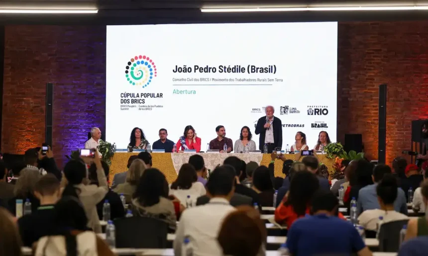 Começa no Rio 1ª Cúpula Popular do Brics para debater redução da dependência do dólar