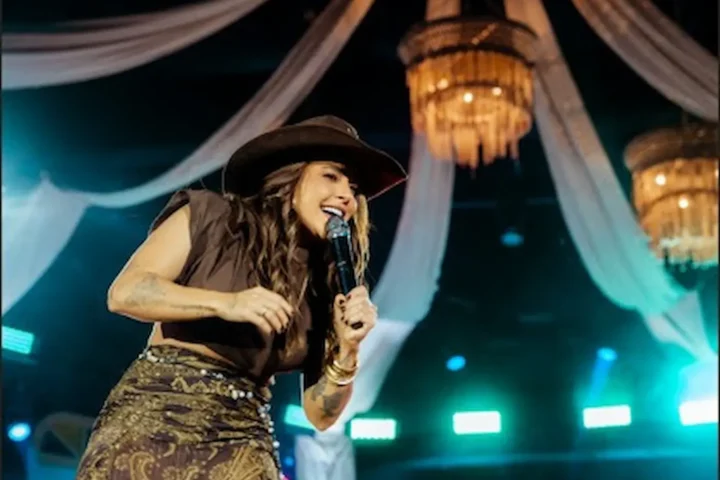 Lauana Prado encerra a temporada 2025 da festa RAIZ em Sorocaba após ano histórico