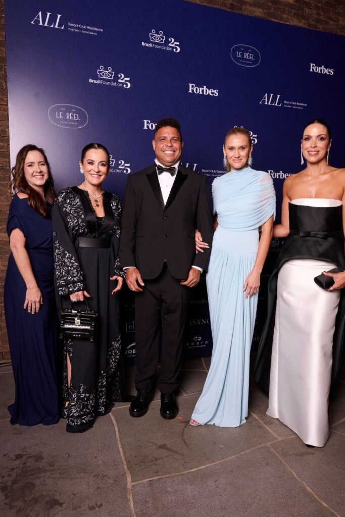 Tiffany Kearney, Ana Eliza Setúbal, Ronaldo Nazário, Celina Locks e Taciana Veloso
