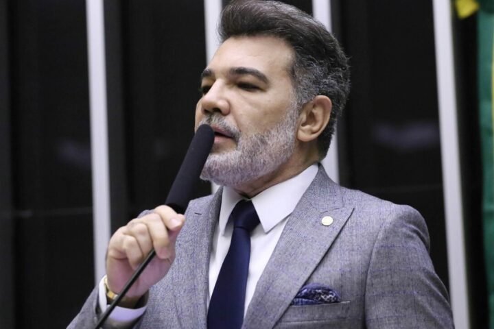 Em 2011, Marco Feliciano publicou mensagens em rede social associando a situação social do continente africano a uma interpretação bíblica (Kayo Magalhães/Câmara dos Deputados)