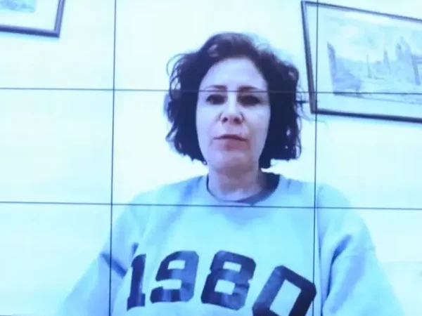 Bolsonarismo covarde: Carla Zambelli renuncia ao mandato