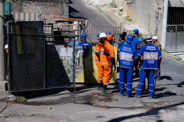 Subprefeitura da Zona Norte realiza demolição de garagem ilegal na Penha após denúncias