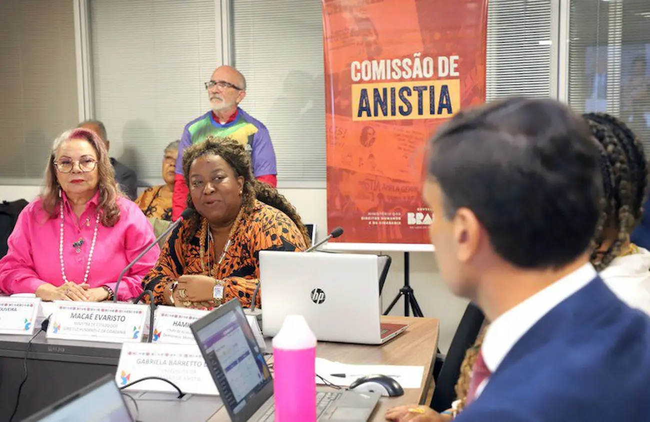 Governo do Brasil concede anistia a arquiteto brasileiro e a frei belga perseguidos pela ditadura militar Governo do Brasil concede anistia a arquiteto brasileiro e a frei belga perseguidos pela ditadura militar