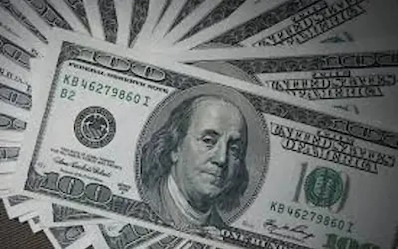 O dólar fechou em queda de 0,13%, cotado a R$ 5,27, enquanto o euro encerrou a R$ 6,27.