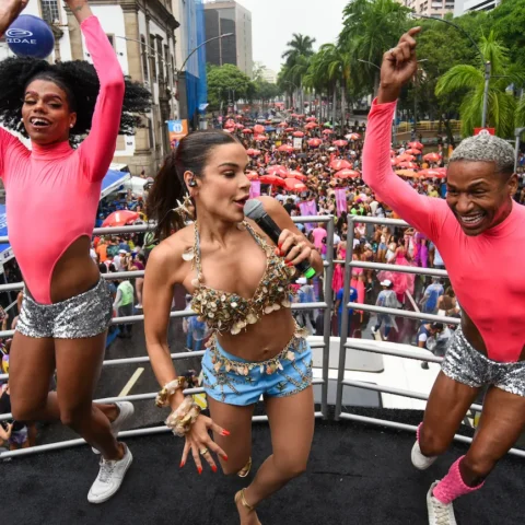 Chá da Alice leva diversidade e alto astral com apresentação de Christian Chávez, do RBD, no Circuito Preta Gil