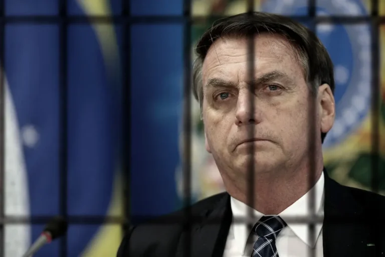 Golpista Jair Bolsonaro inaugura o “puxadinho de luxo” da Papuda com exclusividade, assista ao vídeo