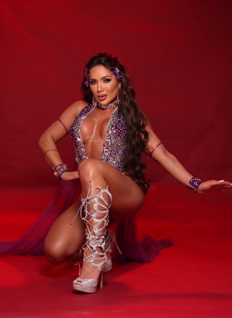 Musa no Carnaval, Carla Silva ignora medo de críticas na estreia e brinca: “pelo menos meme viraliza”