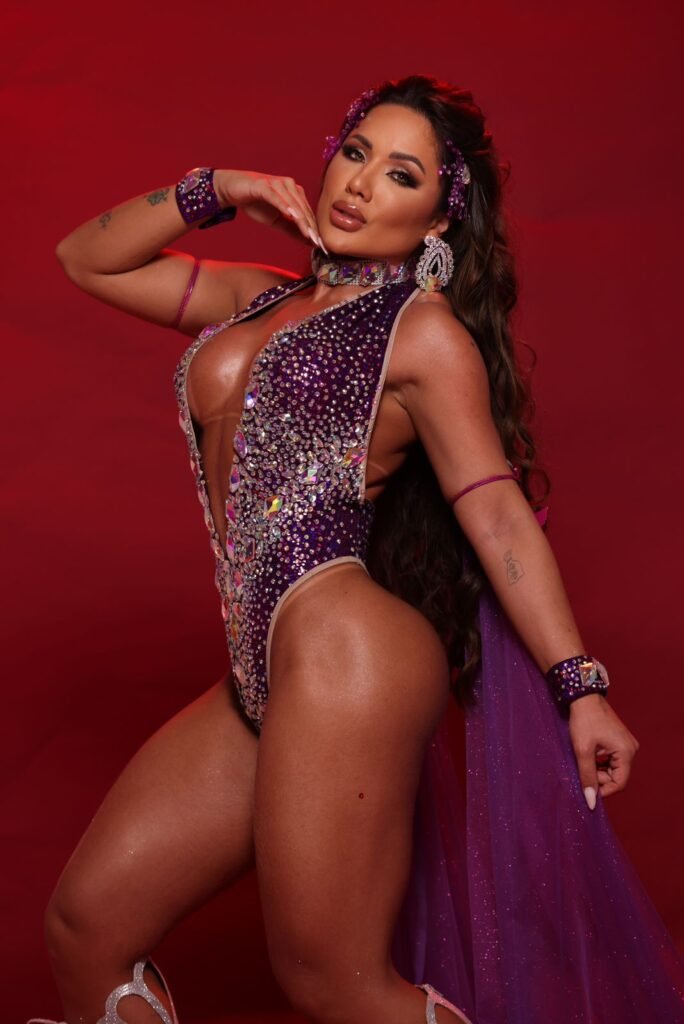 Musa no Carnaval, Carla Silva ignora medo de críticas na estreia e brinca: “pelo menos meme viraliza”