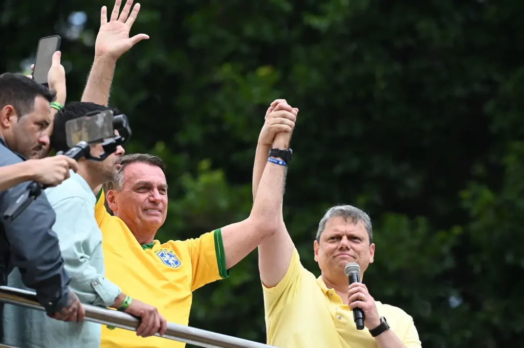 São Paulo SP, 25 / 02 / 2024 - DEMONSTRAÇÃO / BOLSONARO / SP - Ex-presidente do Brasil Jair Messias Bolsonaro e governador da cidade de São Paulo Tarcisio de Freitas, durante manifestação na Avenida Paulista, na cidade de São Paulo — Foto de thenews2.com
