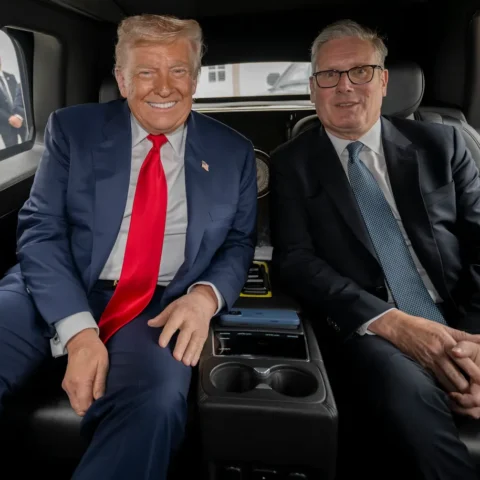 Londres discute envio de militares à Groenlândia após ameaças de Trump. Entenda a disputa geopolítica no Ártico envolvendo Otan, Rússia e China.