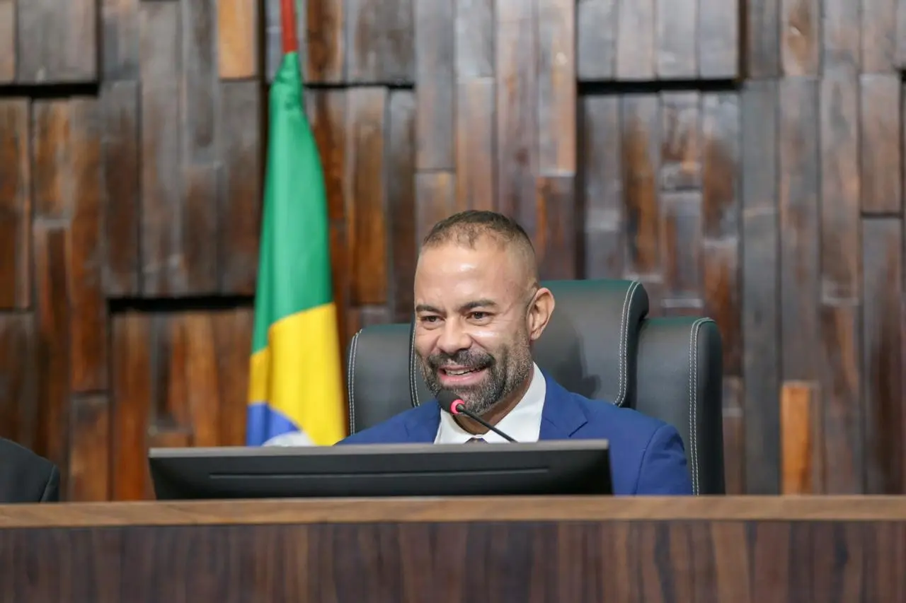 Deputado Filippe Poubel quer garantir plena cidadania às pessoas com deficiência visual