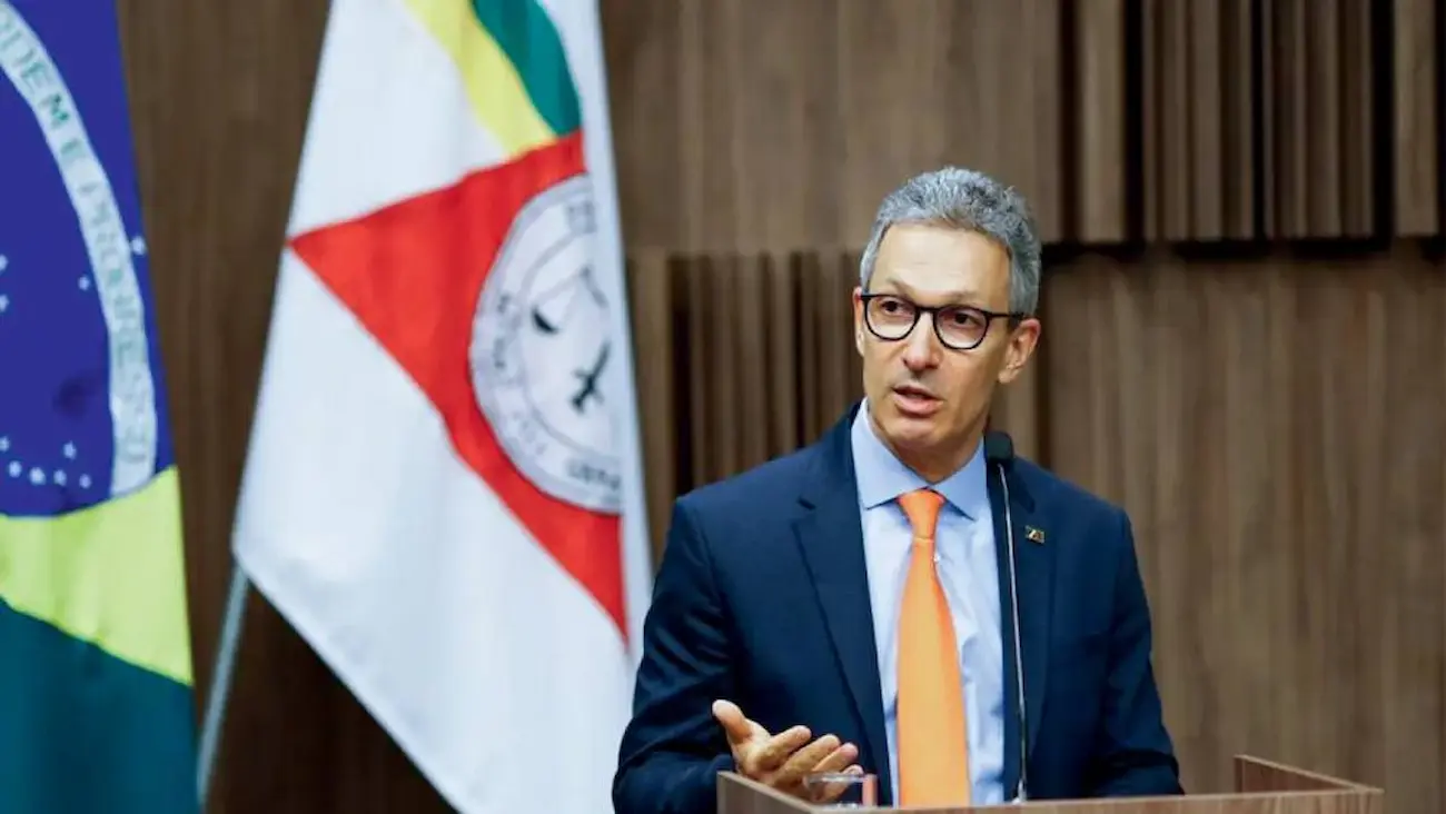 Romeu Zema deixa o governo de Minas em março para disputar a Presidência em 2026. Mateus Simões assume o cargo. Romeu Zema deixa o governo de Minas em março para disputar a Presidência em 2026. Mateus Simões assume o cargo.
