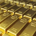 Ouro atinge US$ 5 mil: Recorde histórico reflete crise nos EUA e pânico global