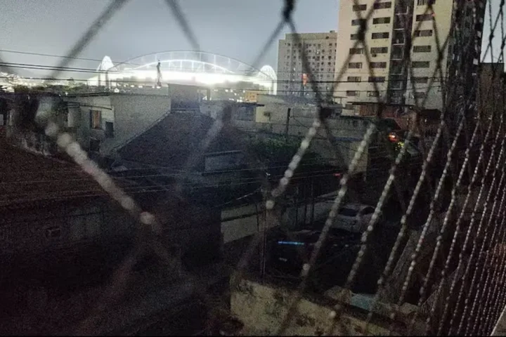 Trecho sem luz no Engenho de Dentro — Foto: Reprodução