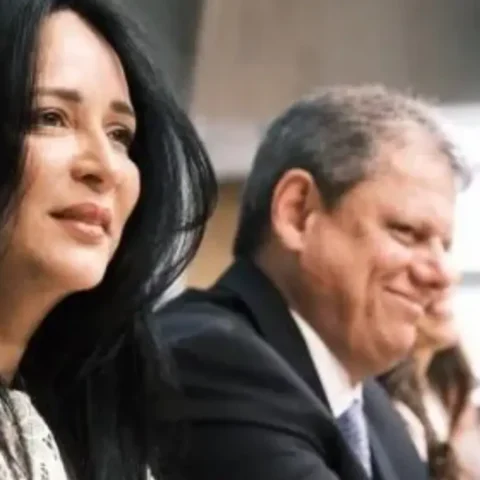 Cristiane e Tarcísio de Freitas. — Foto: Reprodução / Redes Sociais