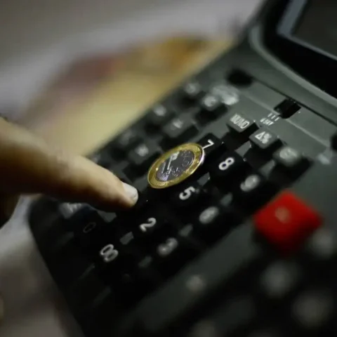 Reforma Tributária 2026: Veja novas tabelas do IR e alíquotas do IVA